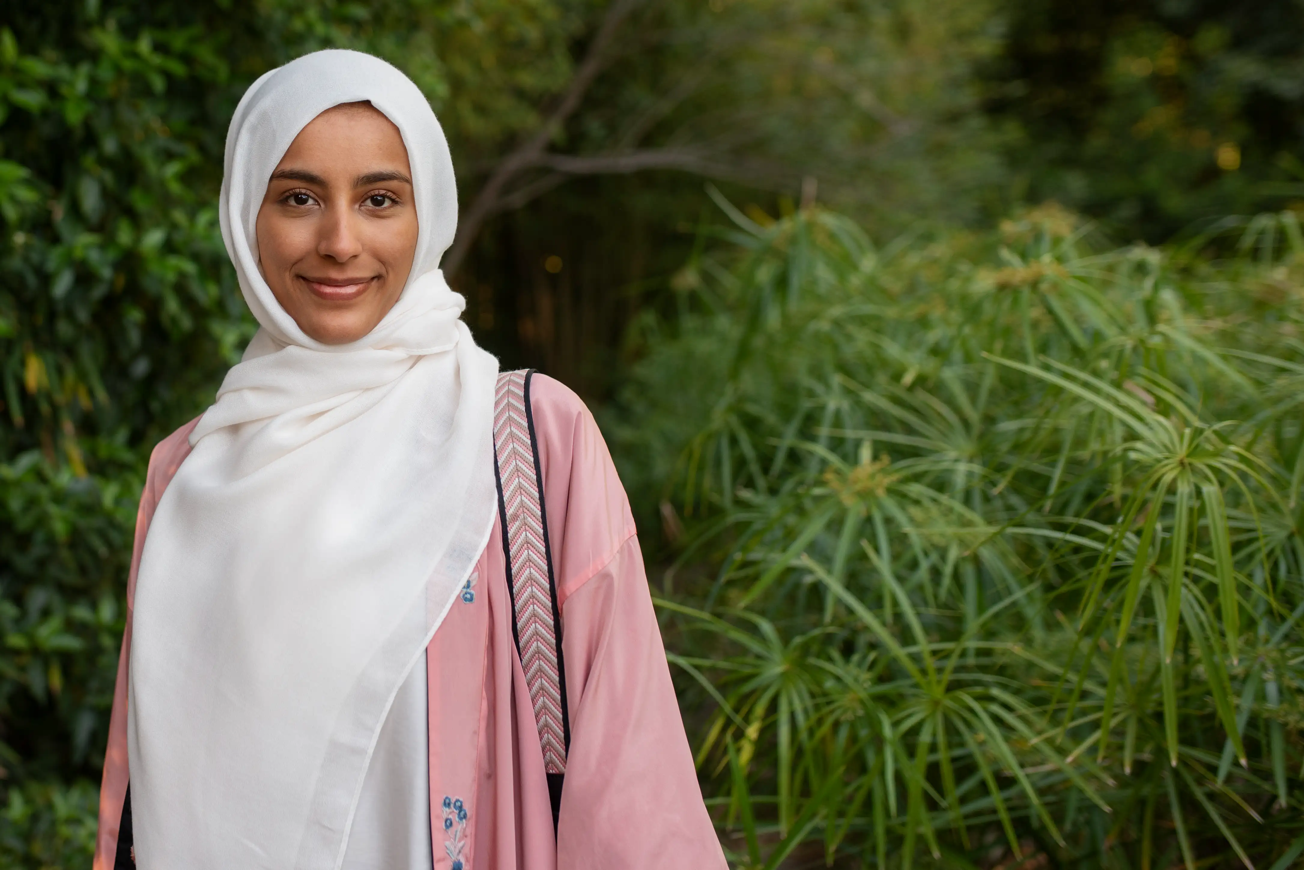 Summer-ready Styling: Best Fabric for Hijab Trends 2025 Explained