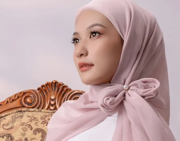 Why Is Cotton Voile Becoming the Must-Have Hijab Fabric for 2026 Fashion Trends.webp